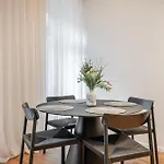 Apartamento Newly Furnished Town Hall By Reside Baltic *