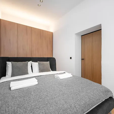 Apartment Newly Furnished Town Hall By Reside Baltic Wilna