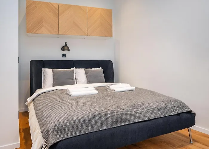 Newly Furnished Town Hall By Reside Baltic Apartman *