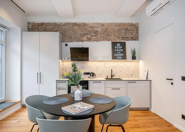 Newly Furnished Town Hall By Reside Baltic Apartman